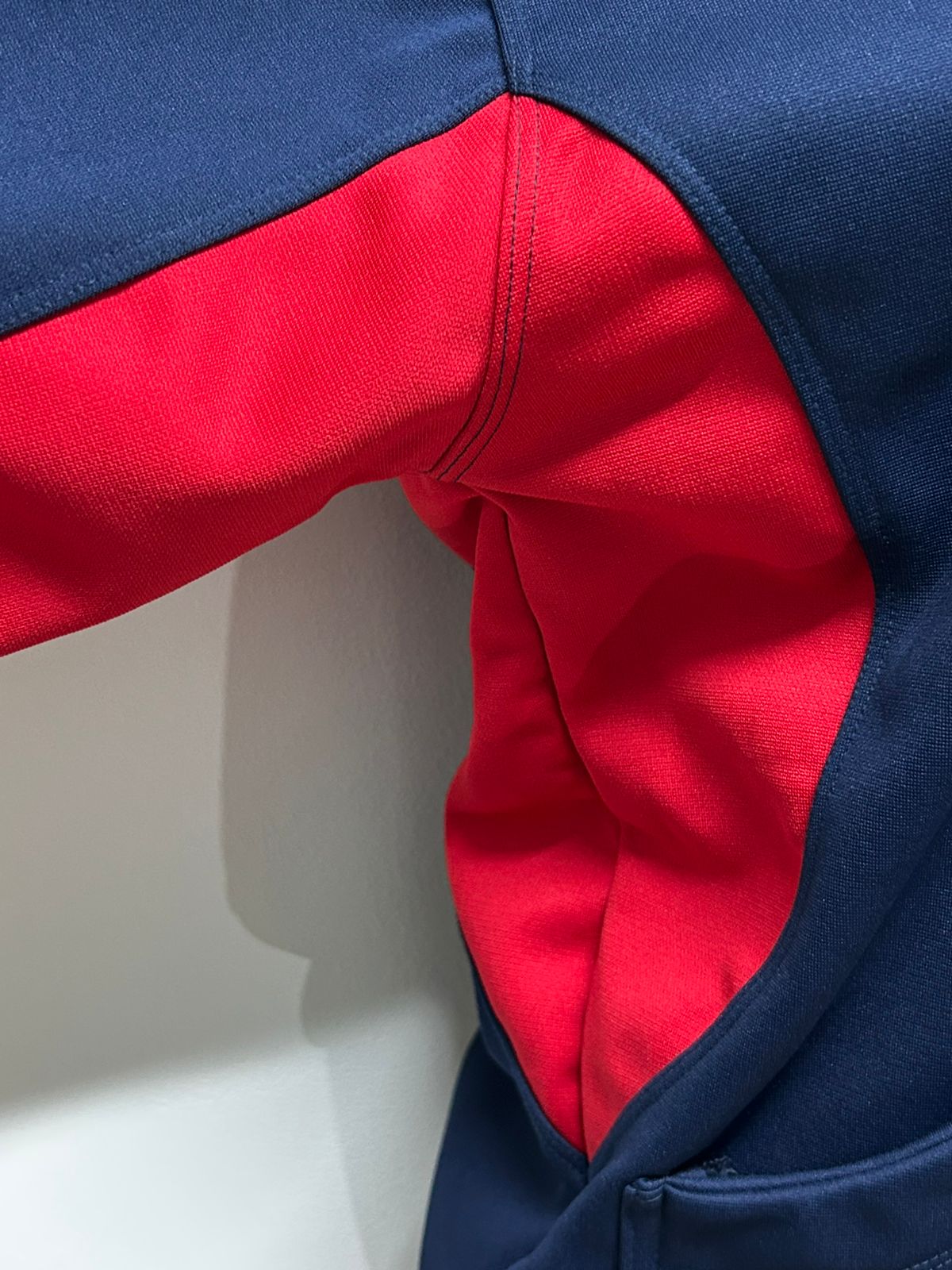 Blusa fechada Brasilio Vicente de Castro