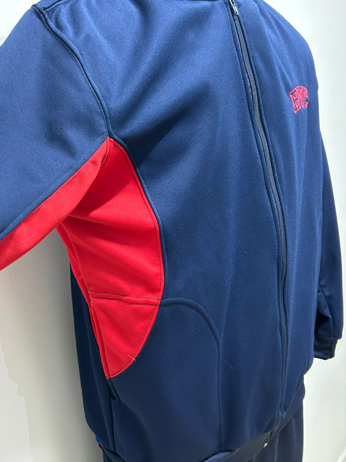 Blusa aberta Brasilio Vicente de Castro